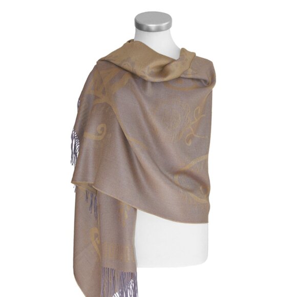 Beautiful Flower Shawl. Made in Peru. - Picture 1 of 6